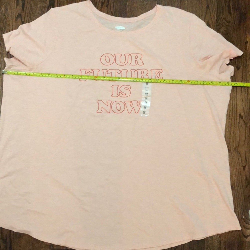 Old Navy EveryWear Plus-Size Graphic Slub-Knit Tee - Picture 3 of 4